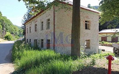 Investičná budova v obci Vyhne (Žiar nad Hronom)
