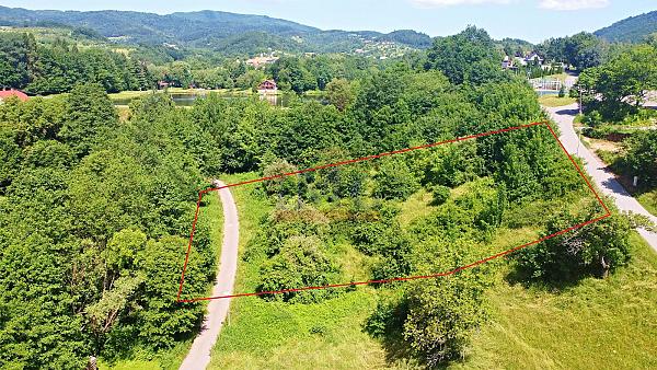 Lukratívny pozemok pri tajchu mesta Nová Baňa