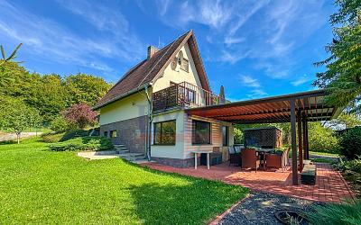 Malebná chata na polosamote obce Hodruša-Hámre