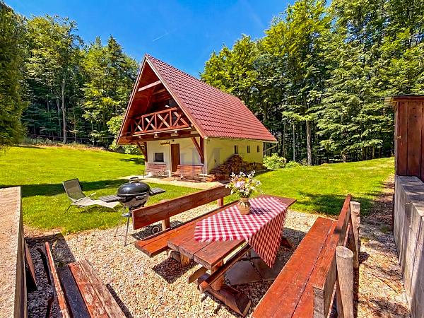 Nádherná chata na polosamote obce Bukovina (Nová Baňa)
