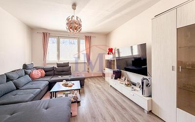 Slnečný 3i byt v meste Nová Baňa (ul. Štúrova)