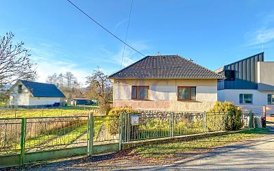 Slnečný dom v obci Lehôtka pod Brehmi