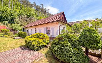 Tradičný rodinný domček v obci Hodruša - Hámre