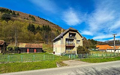 Veľký rodinný dom v obci Hrabičov (Žarnovica)