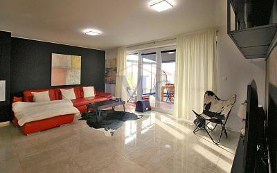 ZNÍŽENÁ CENA - Luxusný, slnečný, zariadený rodinný dom len 10 min od Bratislavy - Štvrtok na Ostrove